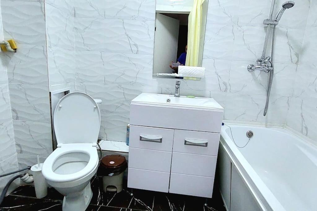 Аэропорт 10 Минут Apartment Astana Luaran gambar